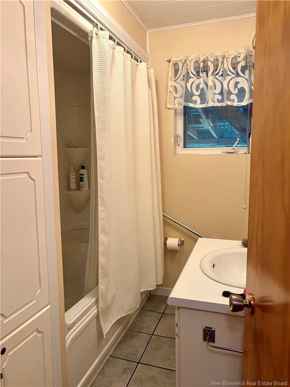 









235


Ave des Pionniers

,
Balmoral,




NB
E8E 1B1

