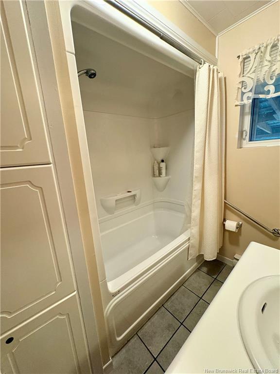 









235


Ave des Pionniers

,
Balmoral,




NB
E8E 1B1

