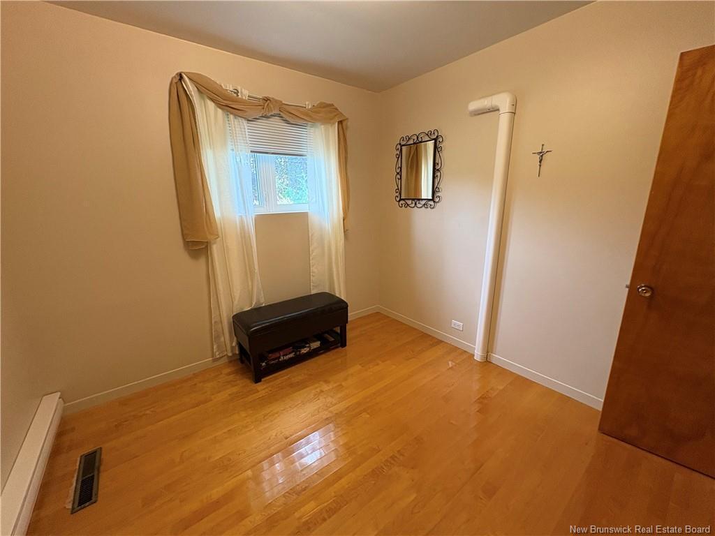 









235


Ave des Pionniers

,
Balmoral,




NB
E8E 1B1

