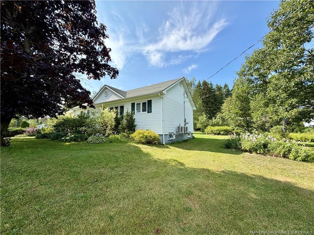 









235


Ave des Pionniers

,
Balmoral,




NB
E8E 1B1

