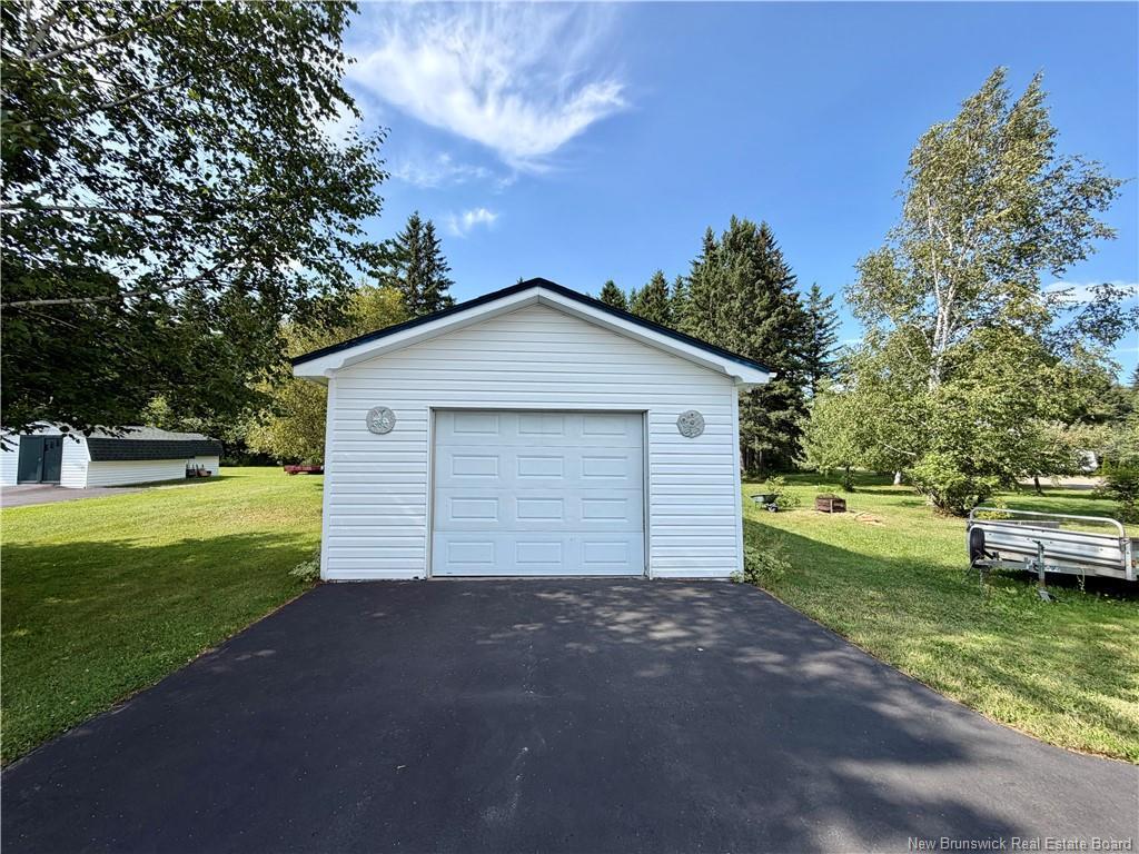 









235


Ave des Pionniers

,
Balmoral,




NB
E8E 1B1

