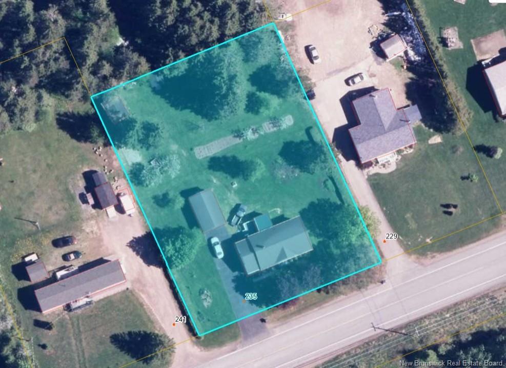 









235


Ave des Pionniers

,
Balmoral,




NB
E8E 1B1

