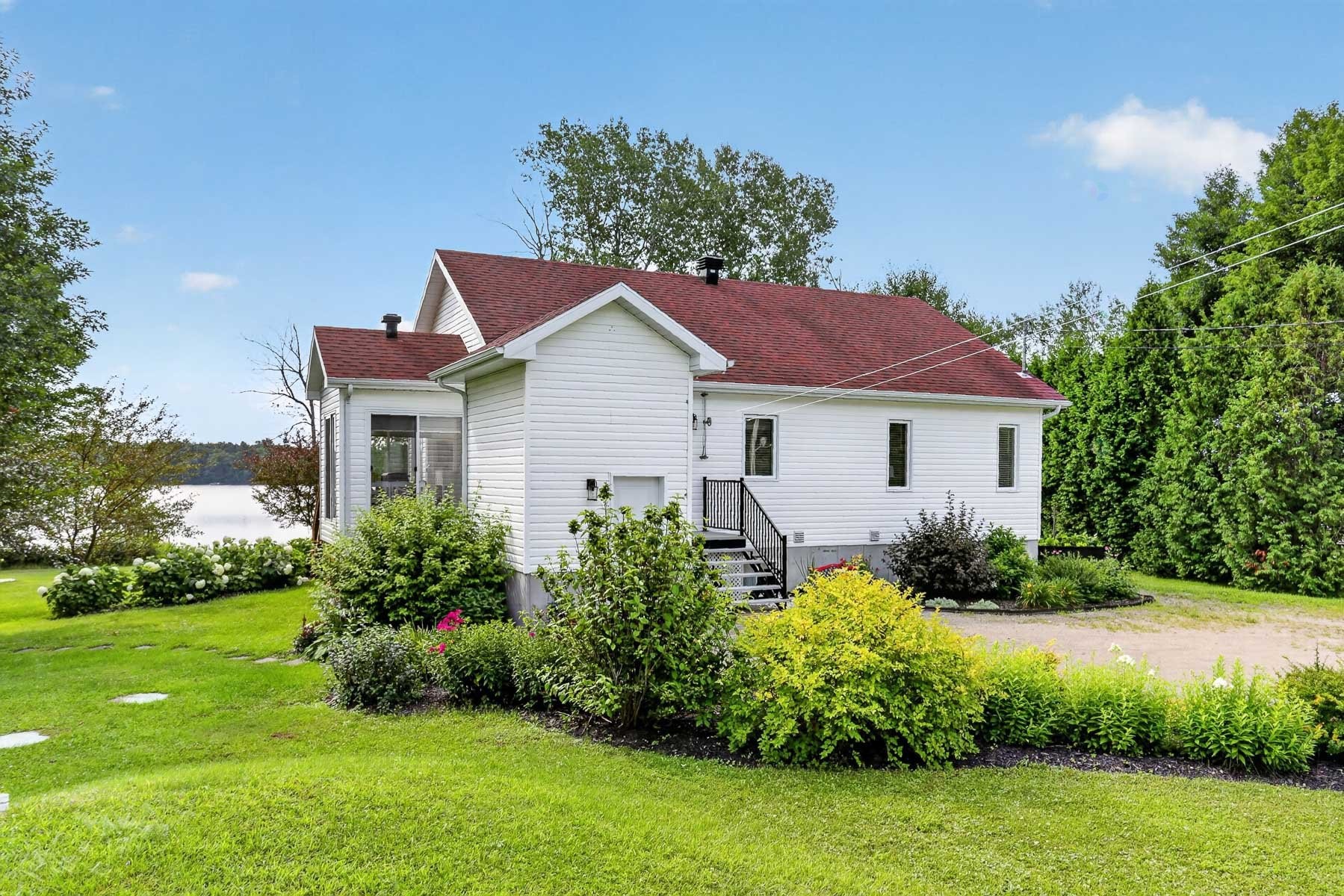 









470


11e Avenue

,
Saint-Tite,




QC
G0X3H0

