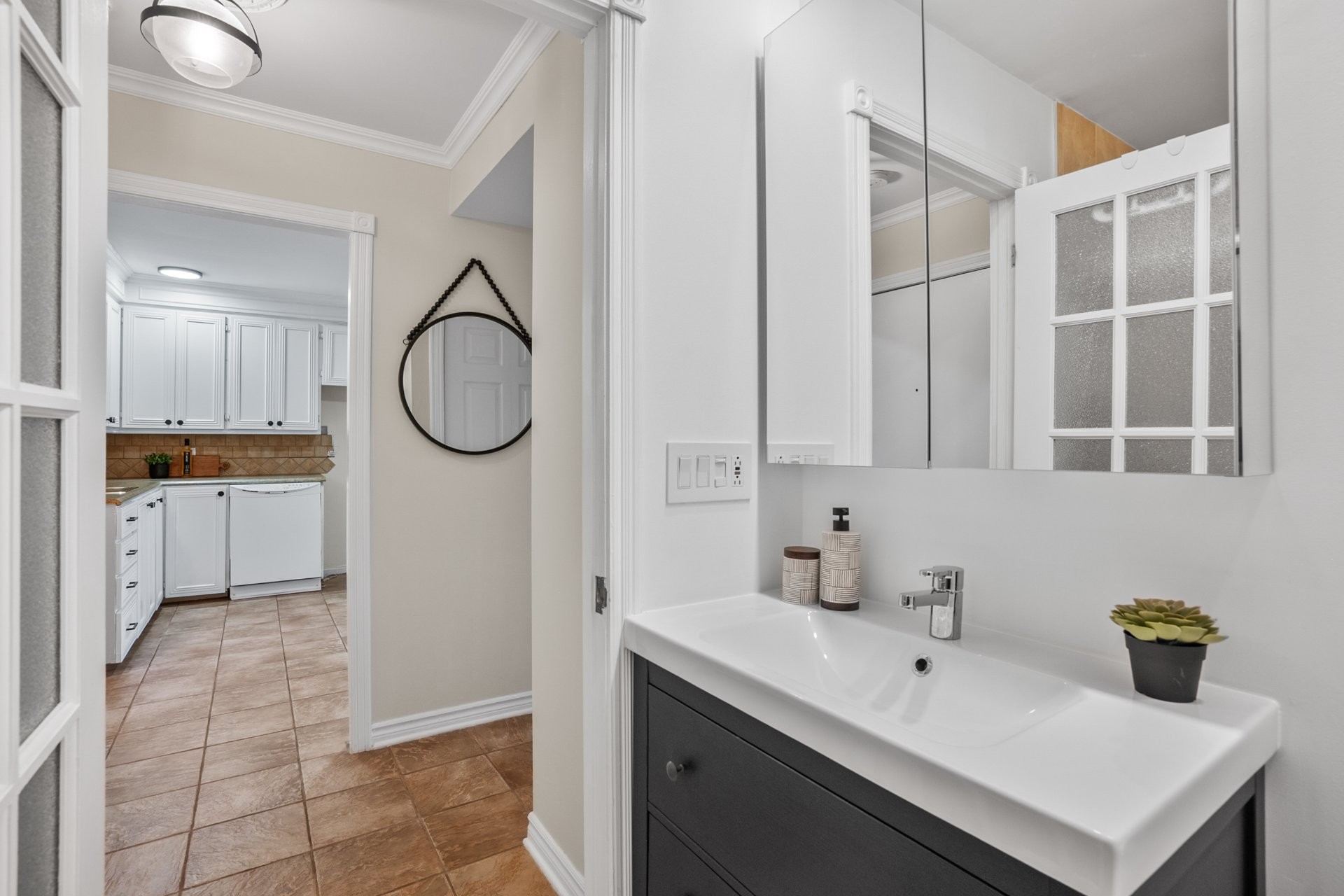 









1775


Rue Dunant

, 606,
Saint-Bruno-de-Montarville,




QC
J3V2Y3

