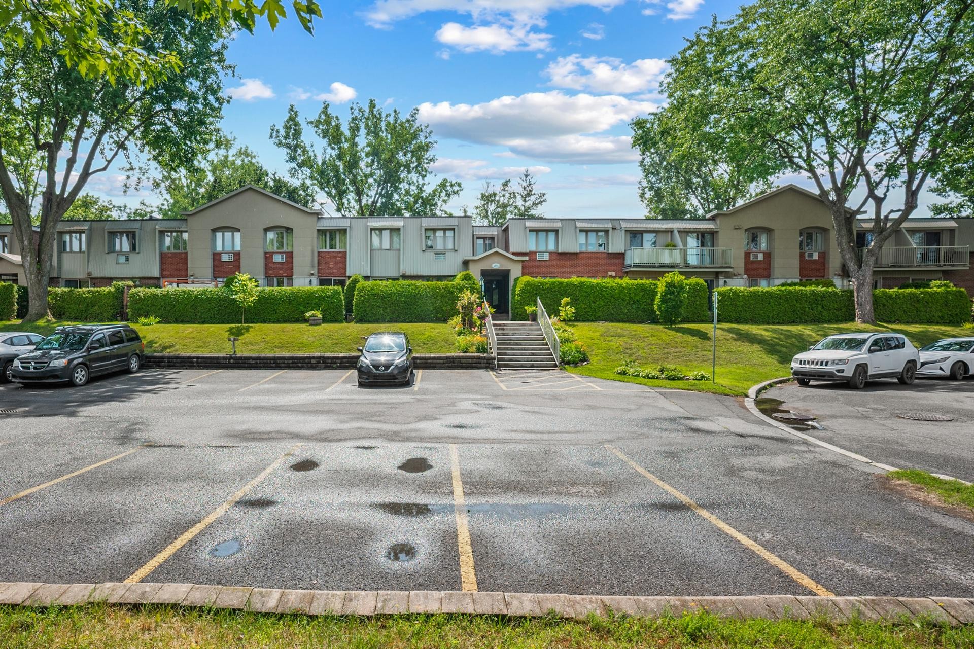 









1775


Rue Dunant

, 606,
Saint-Bruno-de-Montarville,




QC
J3V2Y3

