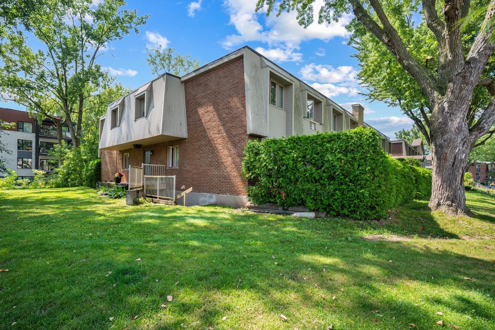 









1775


Rue Dunant

, 606,
Saint-Bruno-de-Montarville,




QC
J3V2Y3

