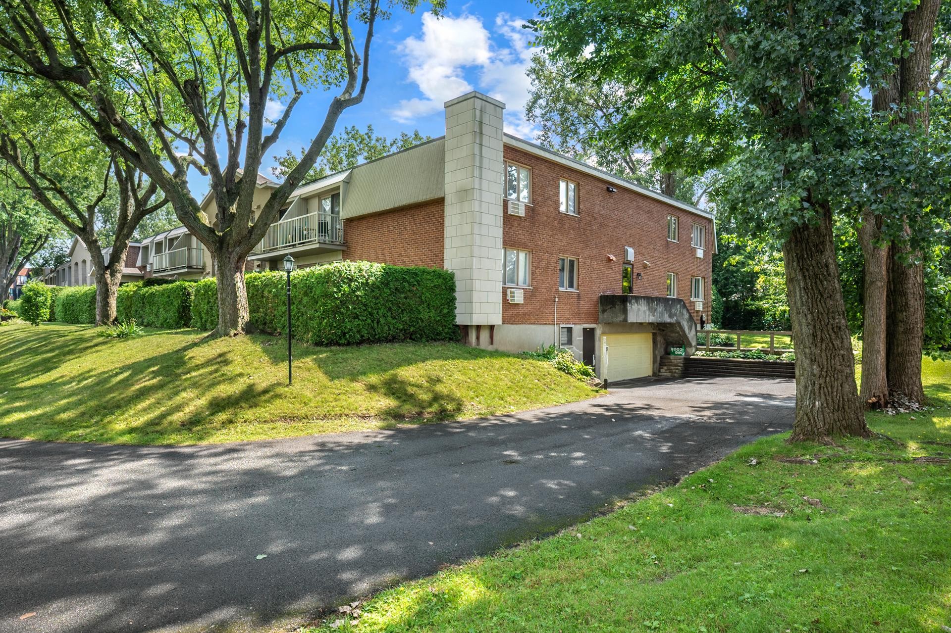 









1775


Rue Dunant

, 606,
Saint-Bruno-de-Montarville,




QC
J3V2Y3

