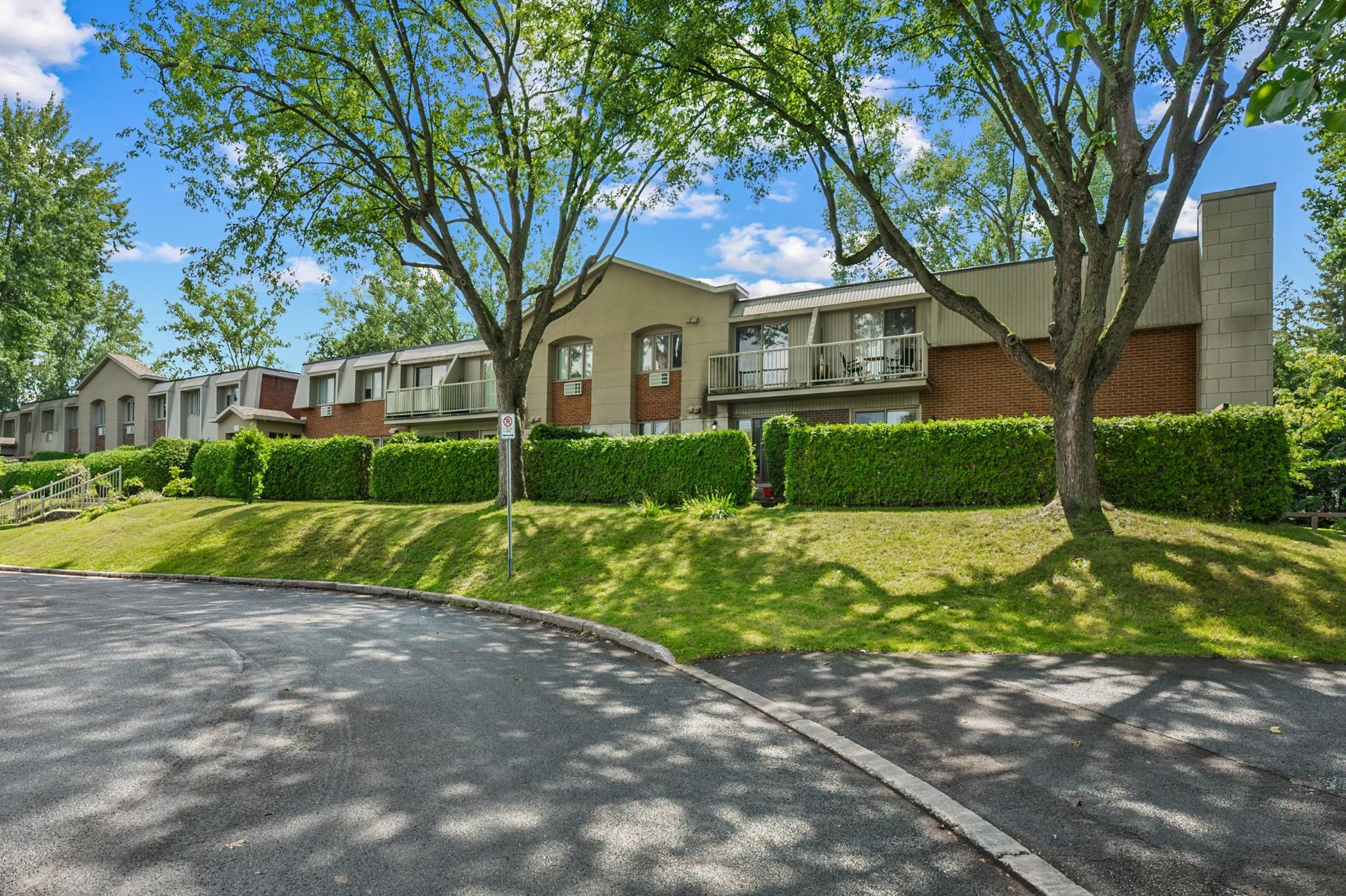 









1775


Rue Dunant

, 606,
Saint-Bruno-de-Montarville,




QC
J3V2Y3


