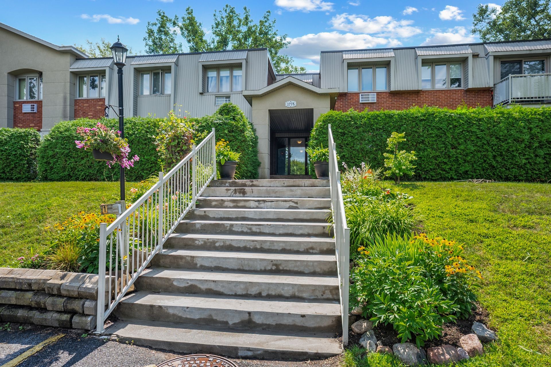 









1775


Rue Dunant

, 606,
Saint-Bruno-de-Montarville,




QC
J3V2Y3

