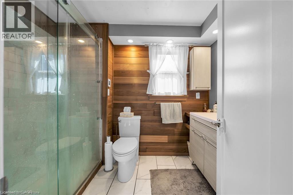 












2970 LAKESHORE Road

,
Dunnville,




Ontario
N1A2W8

