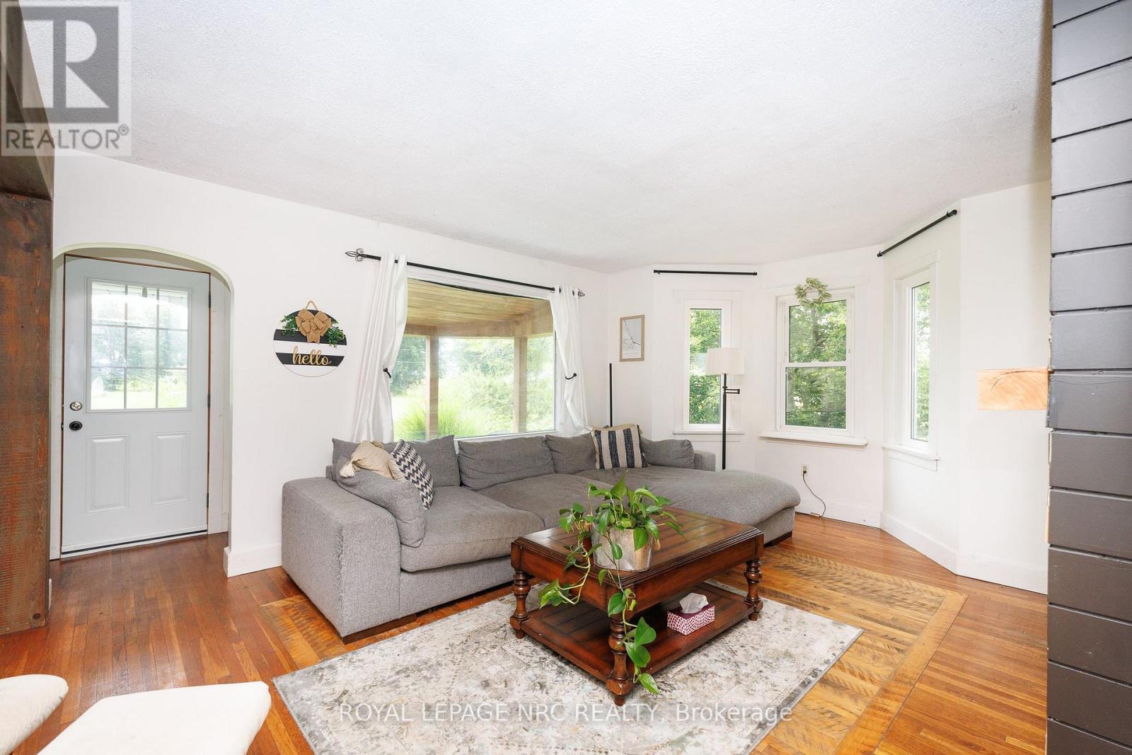 












42846 3 HIGHWAY

,
Wainfleet (Marshville/Winger),




Ontario
L0S1V0

