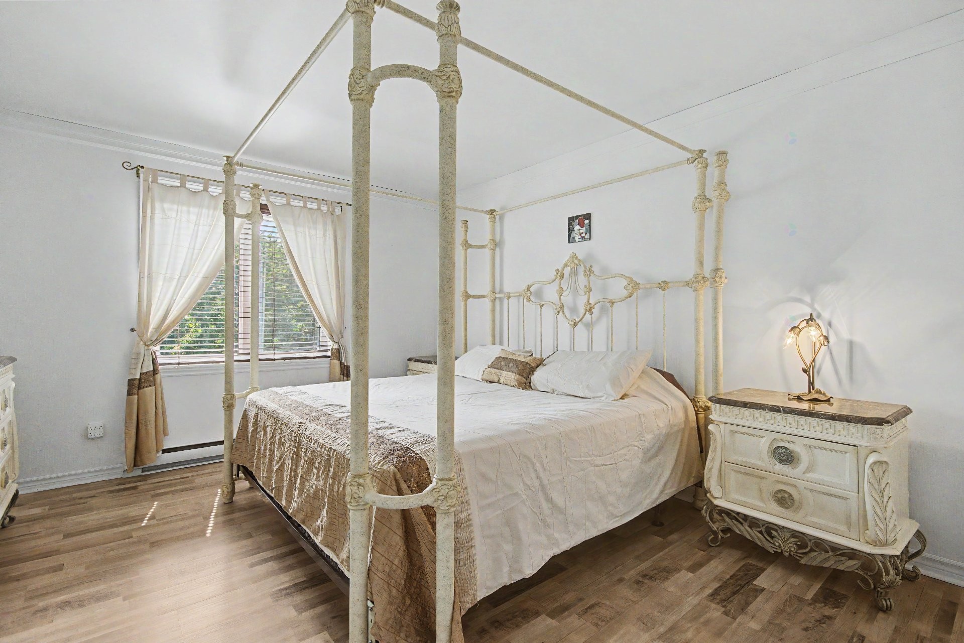 









1810


Rue De Chambly

, 3,
Saint-Bruno-de-Montarville,




QC
J3L6B4

