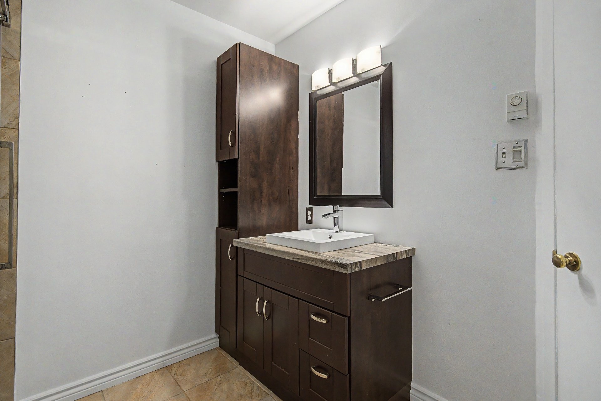 









1810


Rue De Chambly

, 3,
Saint-Bruno-de-Montarville,




QC
J3L6B4

