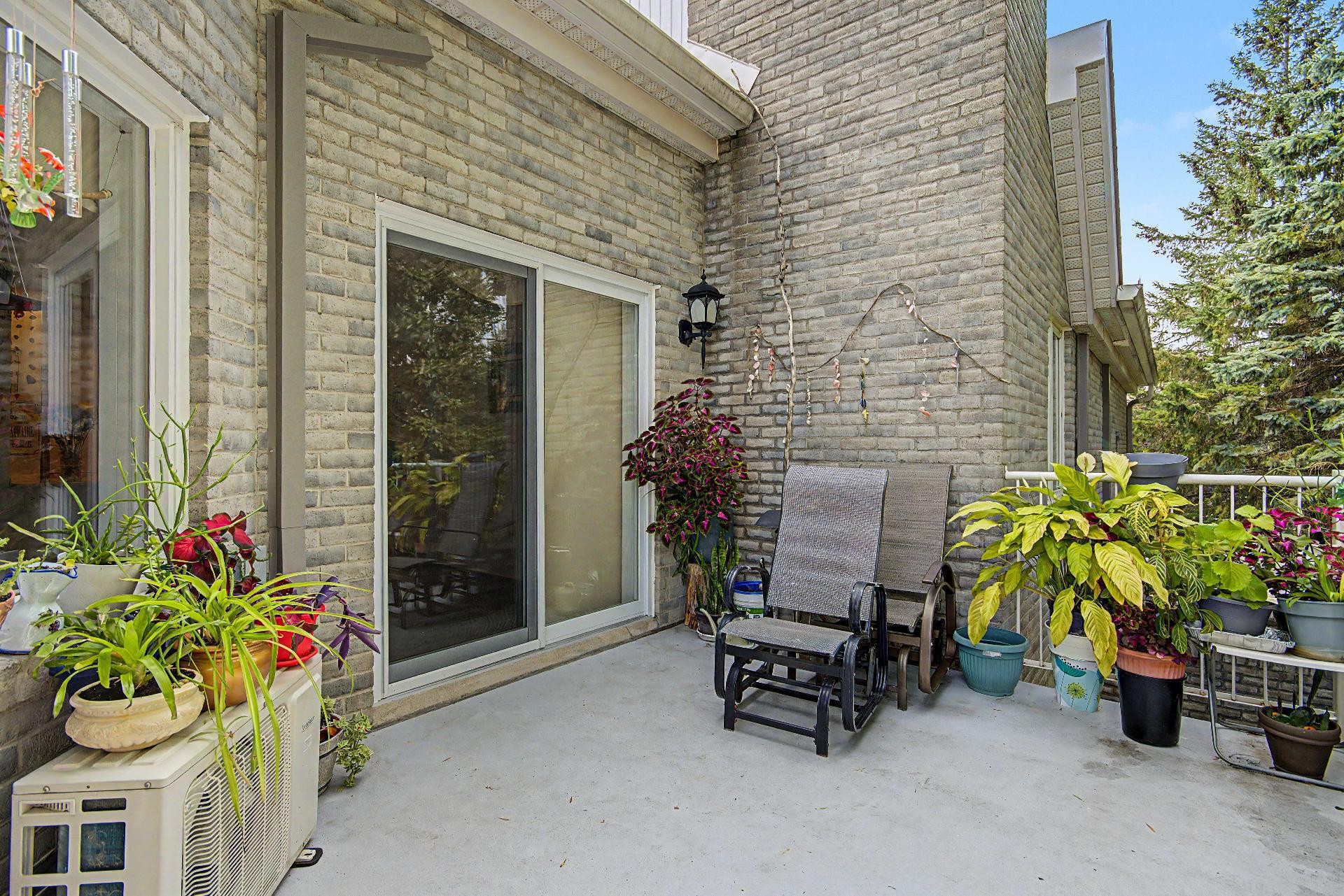 









1810


Rue De Chambly

, 3,
Saint-Bruno-de-Montarville,




QC
J3L6B4

