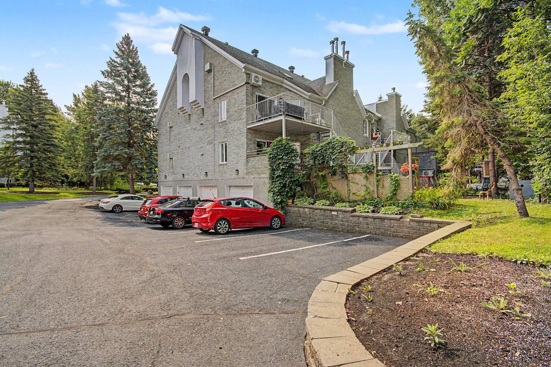 









1810


Rue De Chambly

, 3,
Saint-Bruno-de-Montarville,




QC
J3L6B4


