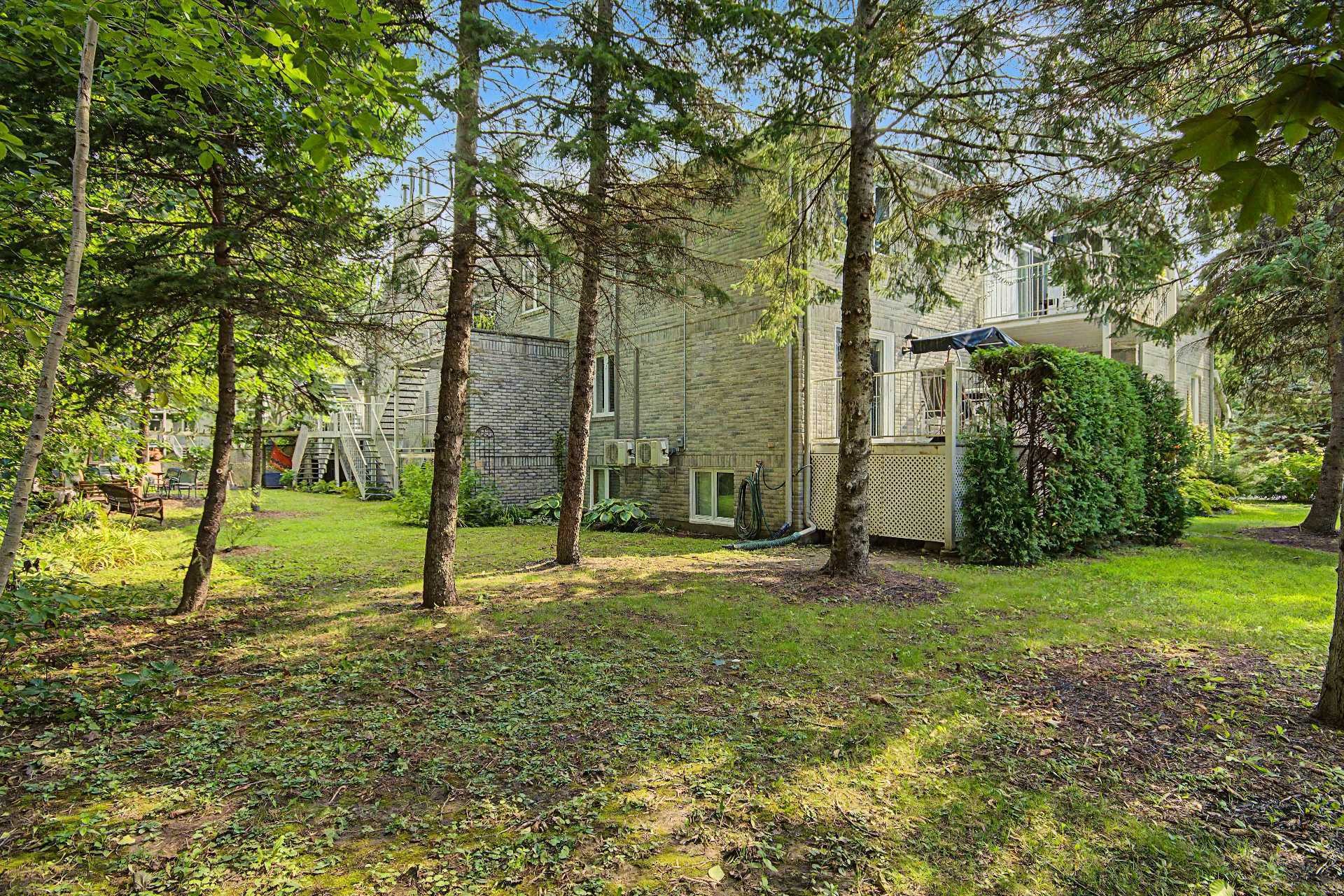 









1810


Rue De Chambly

, 3,
Saint-Bruno-de-Montarville,




QC
J3L6B4

