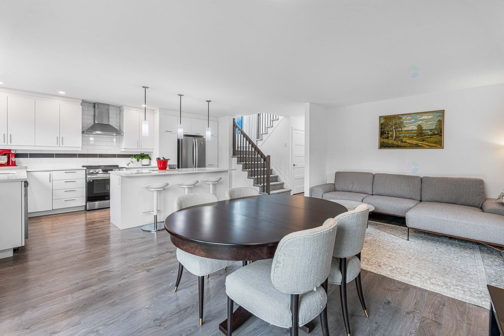 









380


Rue du Petit-Village

,
Gatineau (Masson-Angers),




QC
J8M1Z8

