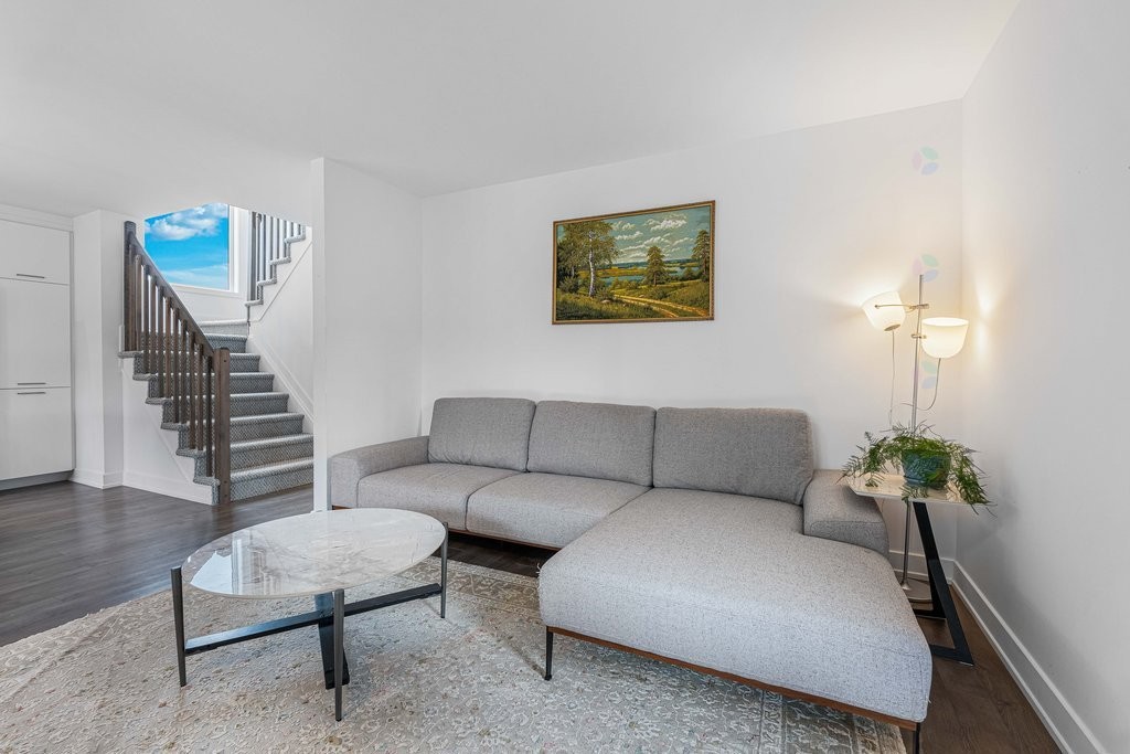 









380


Rue du Petit-Village

,
Gatineau (Masson-Angers),




QC
J8M1Z8


