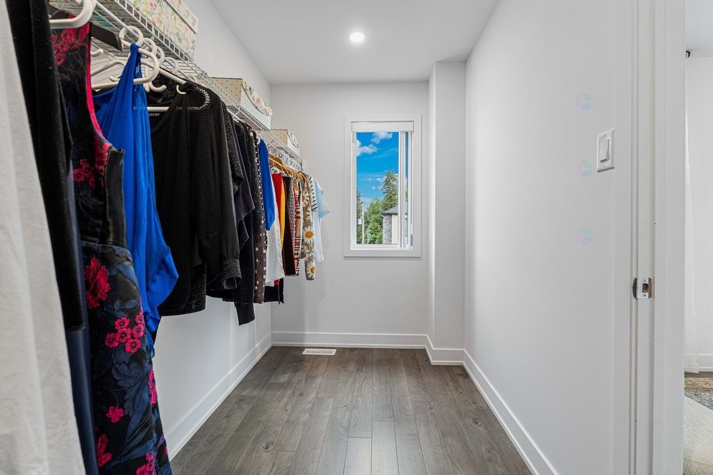 









380


Rue du Petit-Village

,
Gatineau (Masson-Angers),




QC
J8M1Z8

