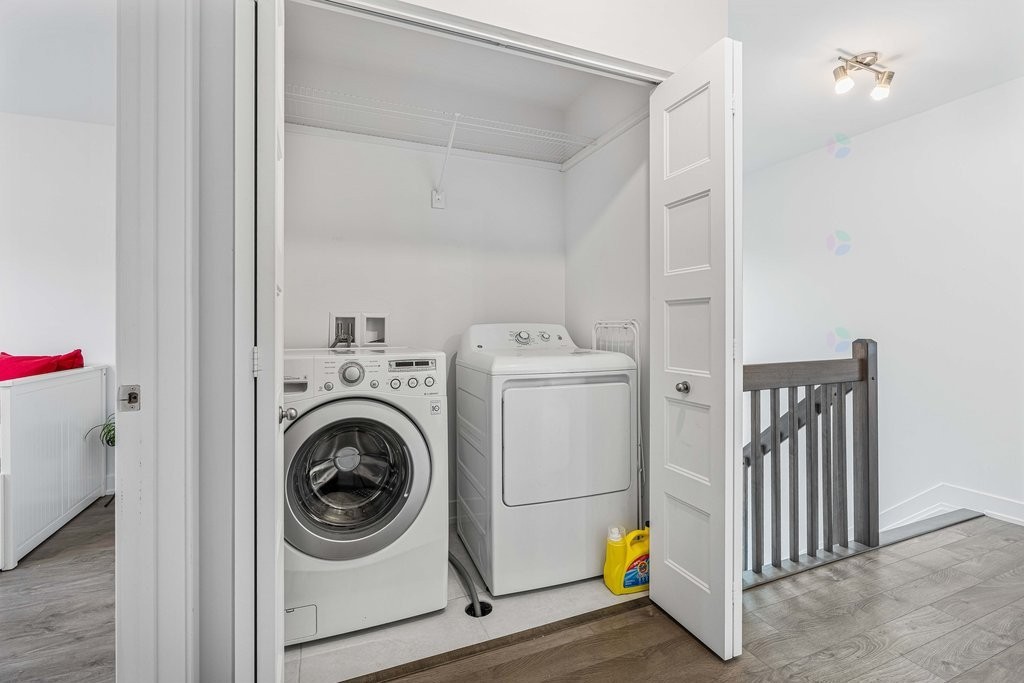 









380


Rue du Petit-Village

,
Gatineau (Masson-Angers),




QC
J8M1Z8

