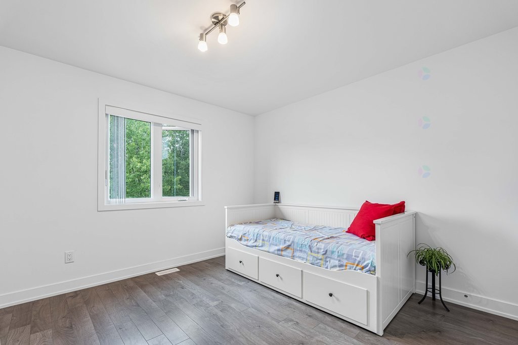 









380


Rue du Petit-Village

,
Gatineau (Masson-Angers),




QC
J8M1Z8

