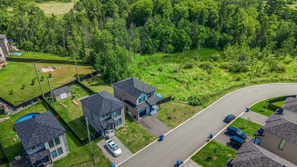 









380


Rue du Petit-Village

,
Gatineau (Masson-Angers),




QC
J8M1Z8

