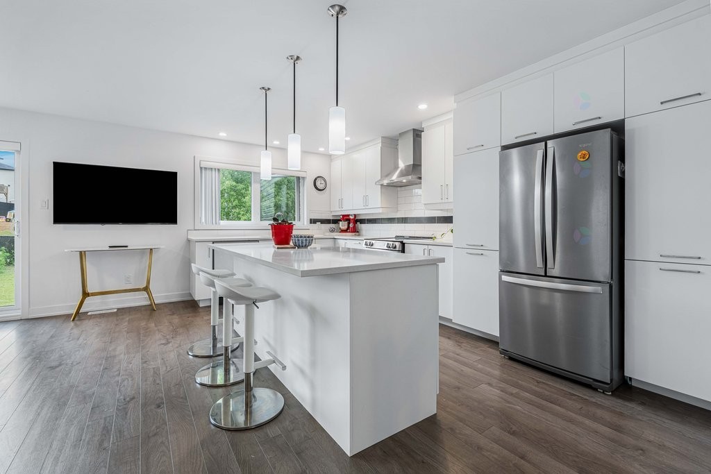









380


Rue du Petit-Village

,
Gatineau (Masson-Angers),




QC
J8M1Z8

