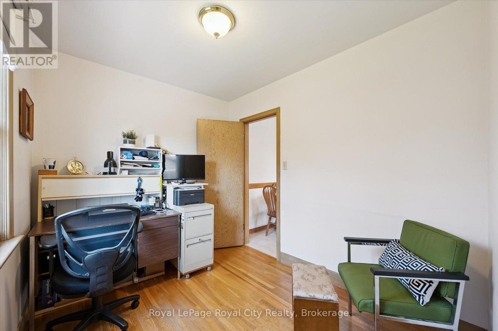 












133 EMMA STREET

,
Guelph (General Hospital),




Ontario
N1E1V2

