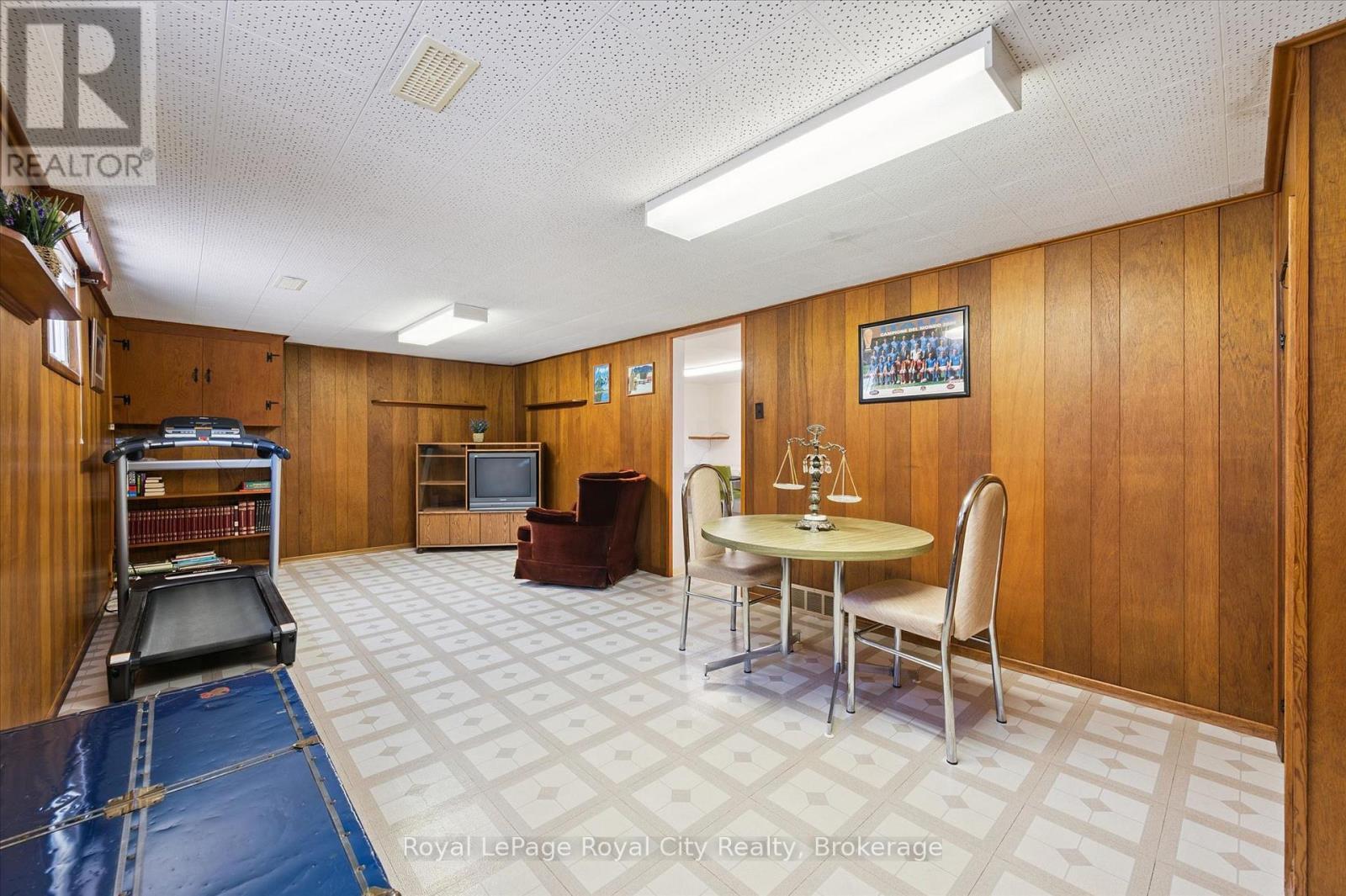 












133 EMMA STREET

,
Guelph (General Hospital),




Ontario
N1E1V2

