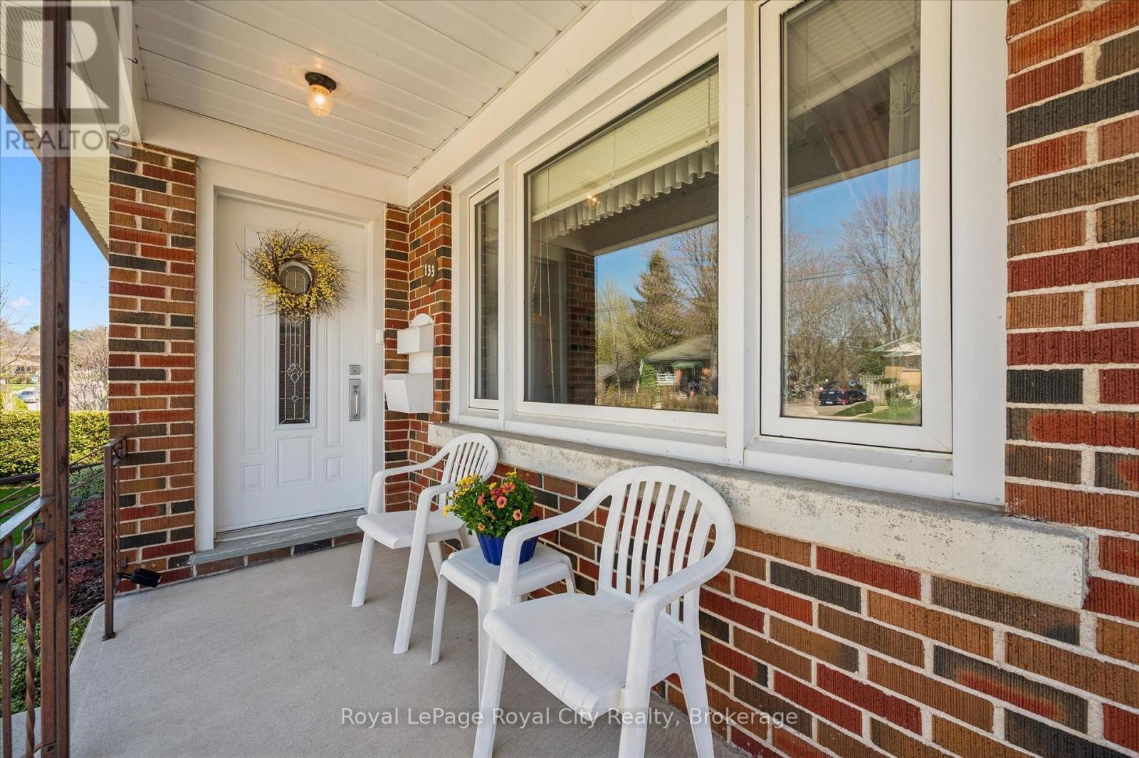 












133 EMMA STREET

,
Guelph (General Hospital),




Ontario
N1E1V2

