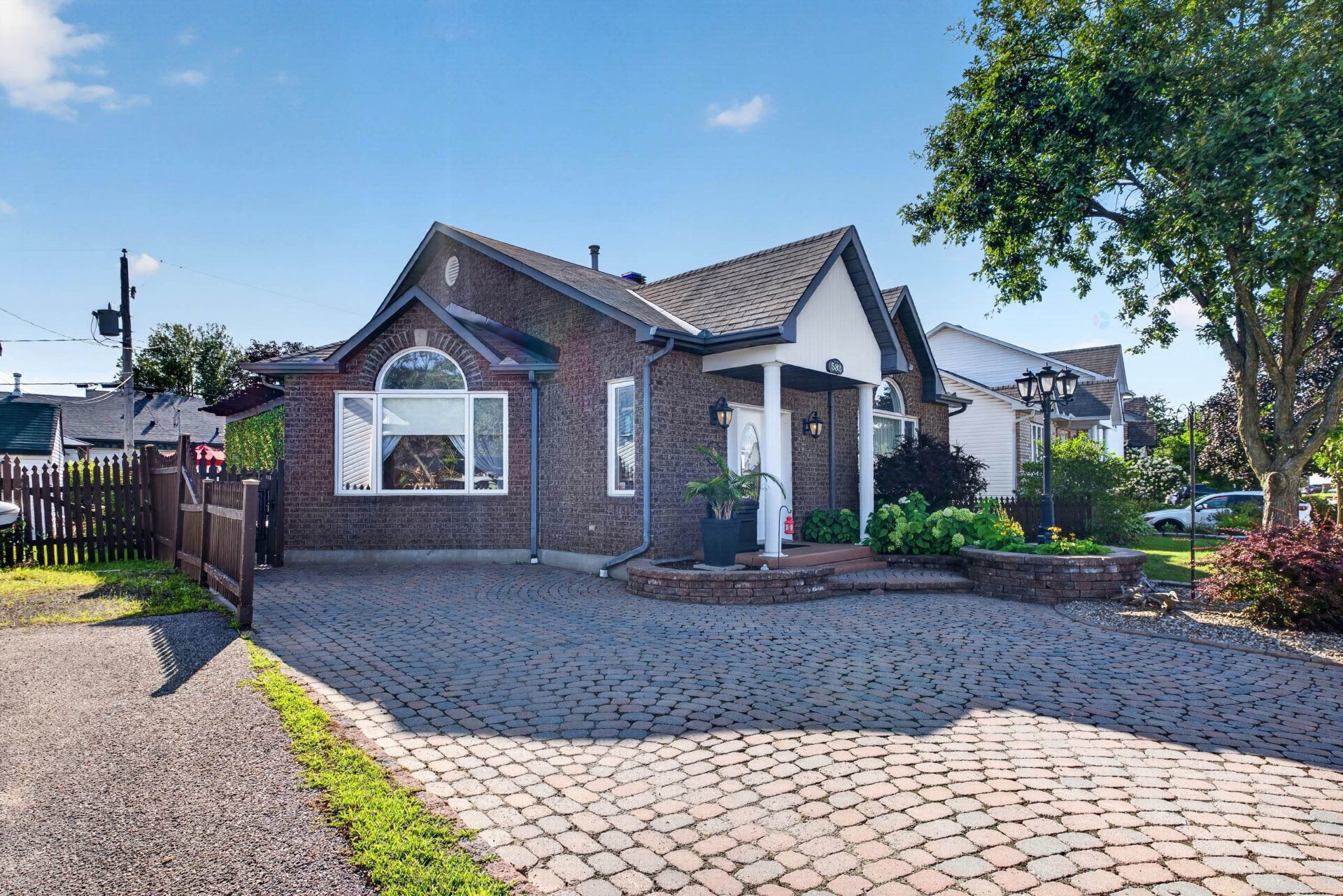 









532


Rue Davidson E.

,
Gatineau (Gatineau),




QC
J8R2V7

