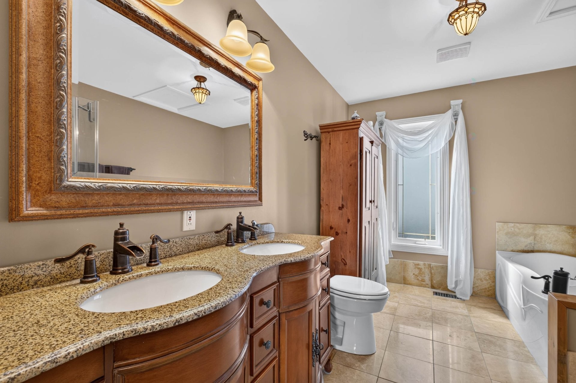 









532


Rue Davidson E.

,
Gatineau (Gatineau),




QC
J8R2V7

