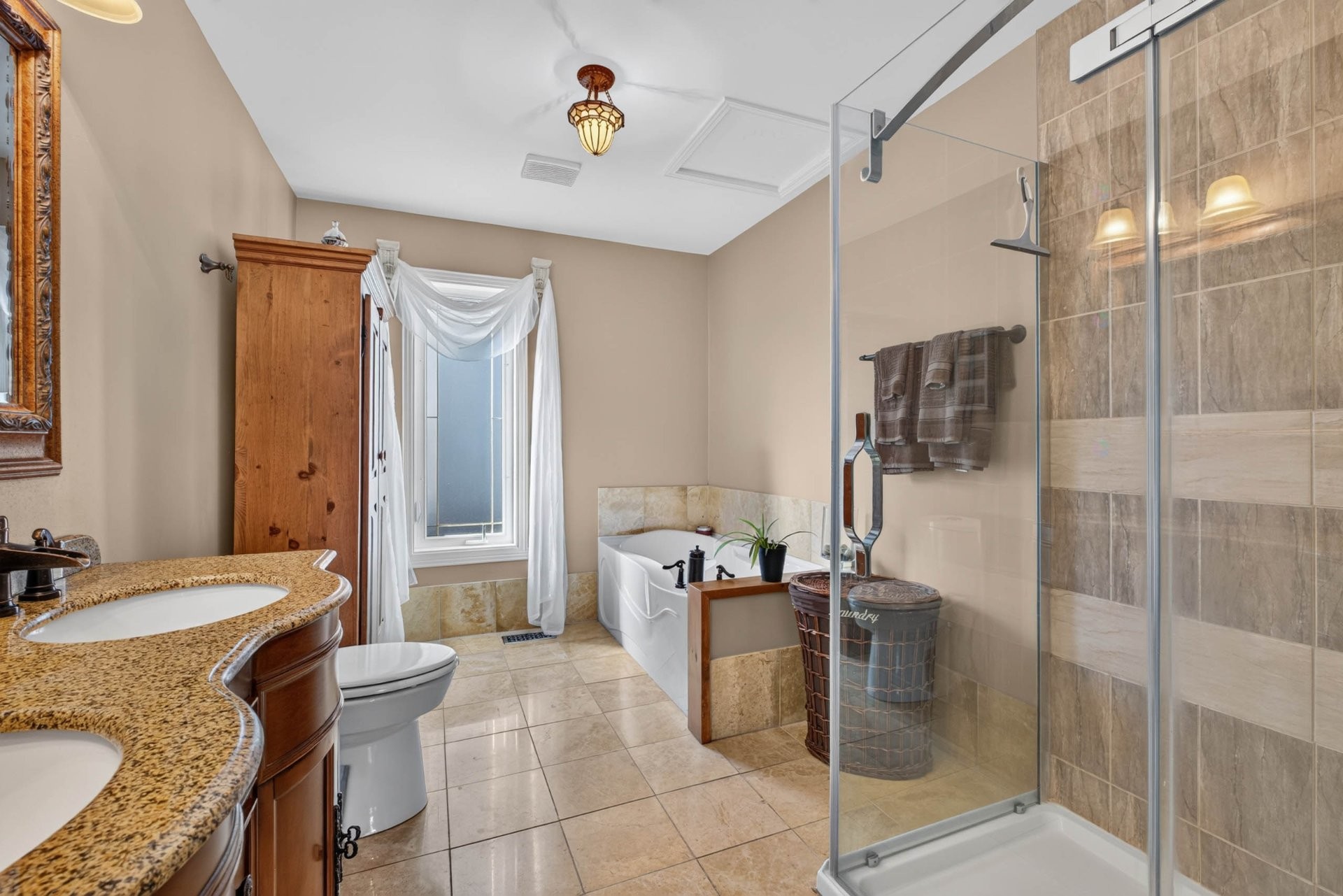 









532


Rue Davidson E.

,
Gatineau (Gatineau),




QC
J8R2V7

