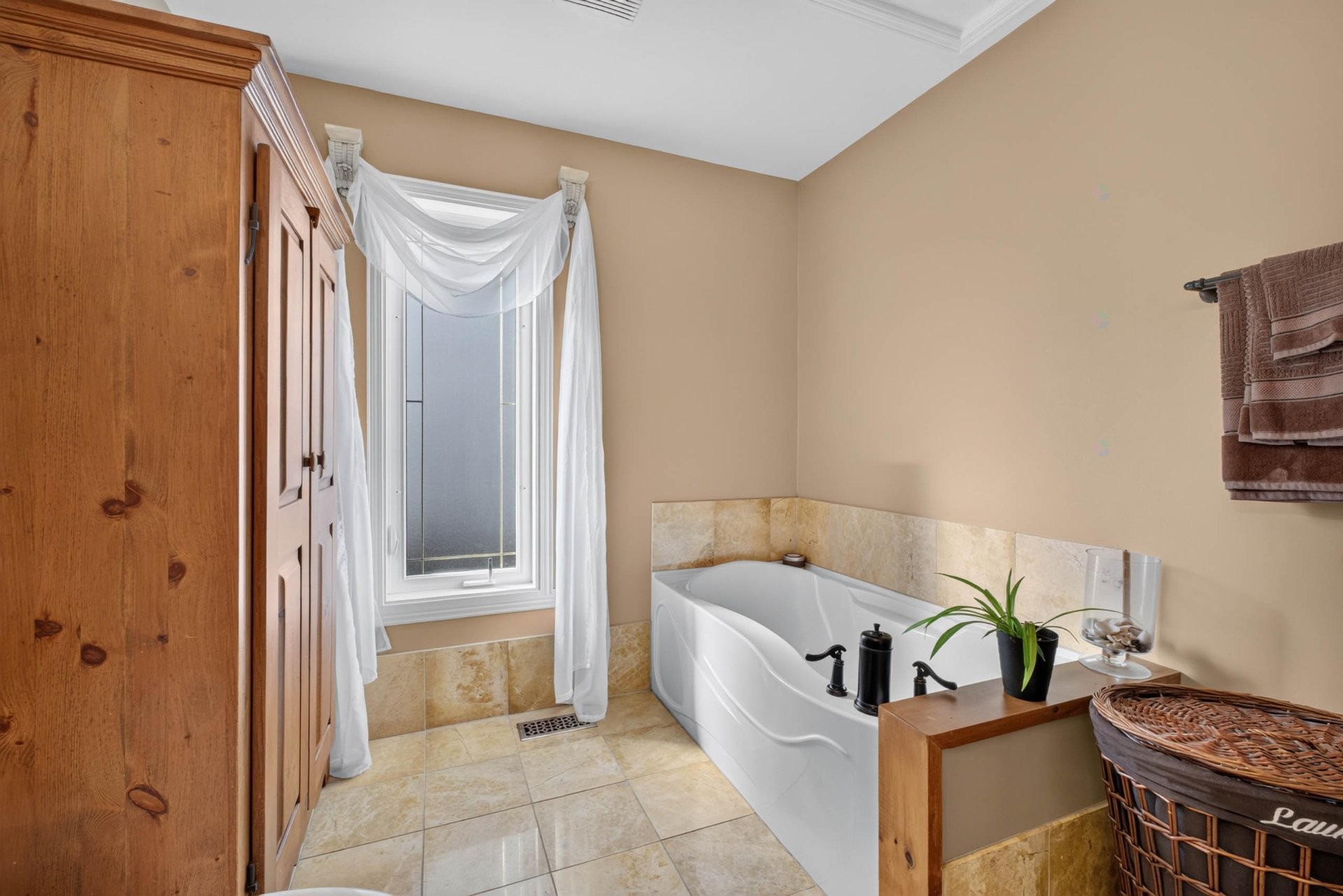 









532


Rue Davidson E.

,
Gatineau (Gatineau),




QC
J8R2V7

