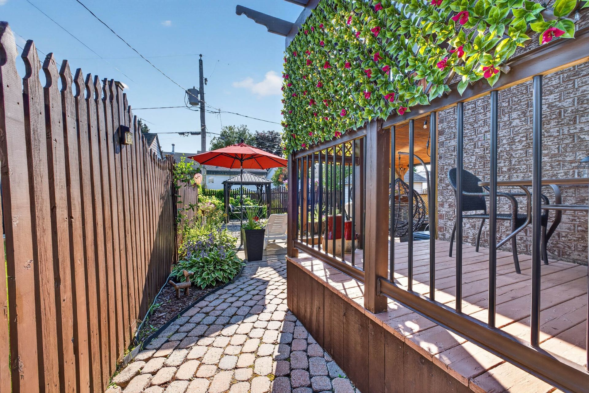 









532


Rue Davidson E.

,
Gatineau (Gatineau),




QC
J8R2V7

