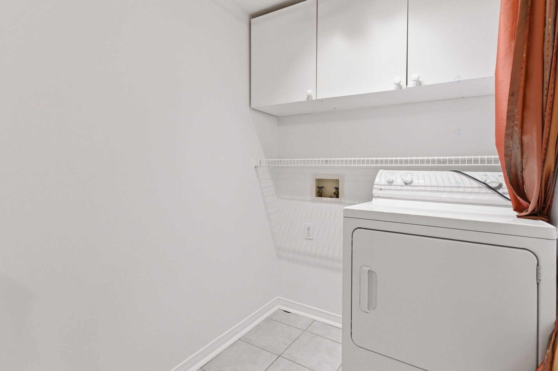 









251


Rue de la Côte-des-Neiges

,
Gatineau (Gatineau),




QC
J8V2S7


