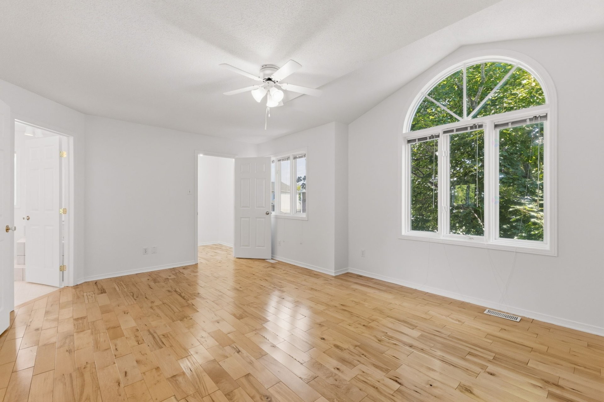 









251


Rue de la Côte-des-Neiges

,
Gatineau (Gatineau),




QC
J8V2S7

