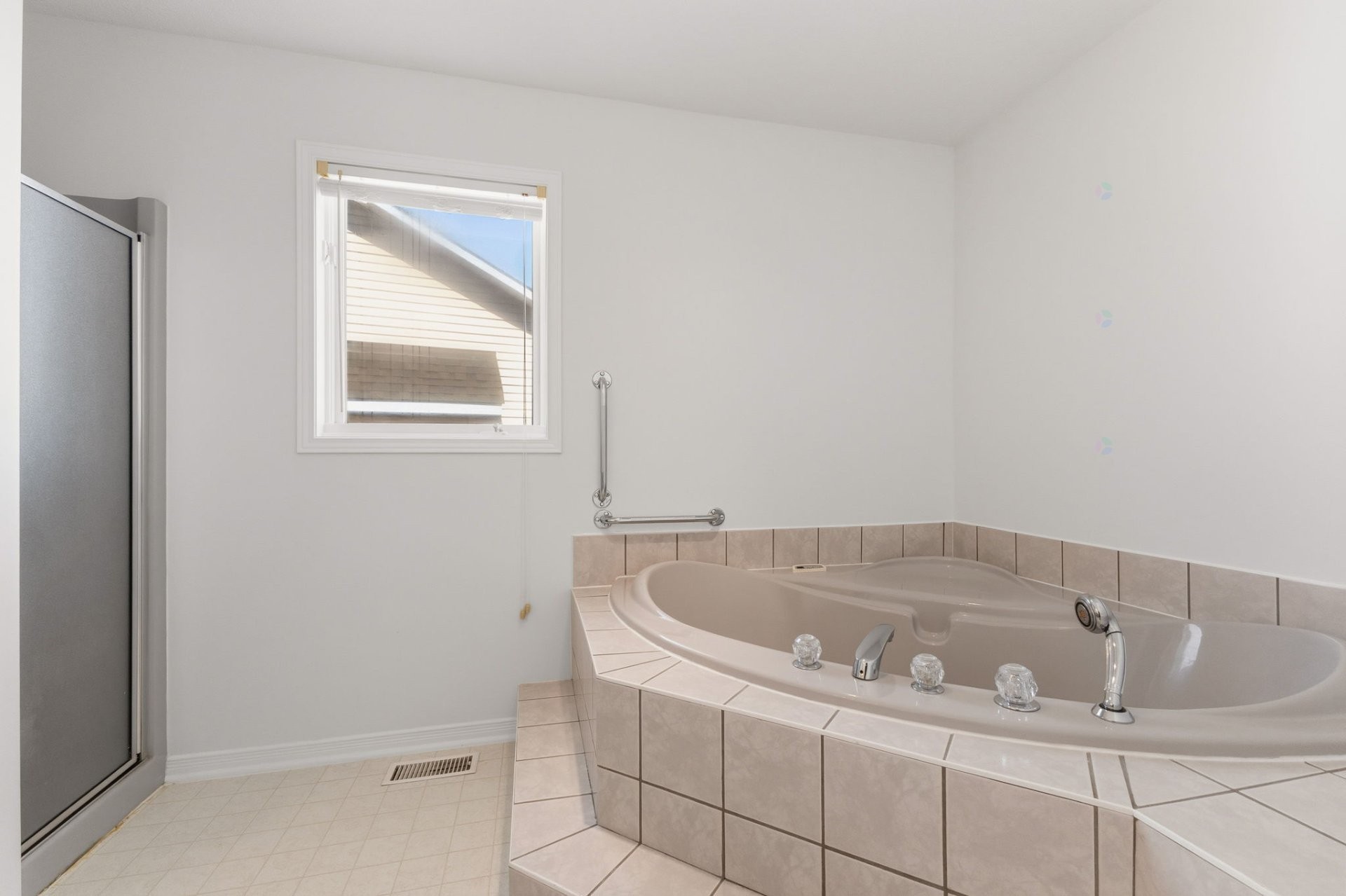 









251


Rue de la Côte-des-Neiges

,
Gatineau (Gatineau),




QC
J8V2S7

