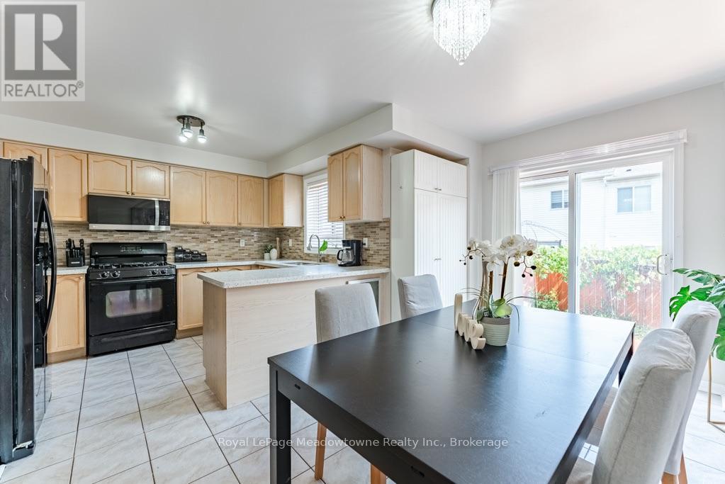 












166 PANTON TRAIL

,
Milton (DE Dempsey),




Ontario
L9T6K4

