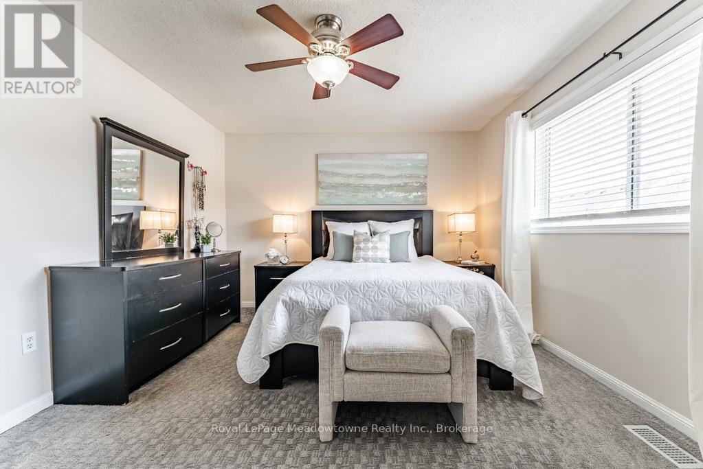 












166 PANTON TRAIL

,
Milton (DE Dempsey),




Ontario
L9T6K4

