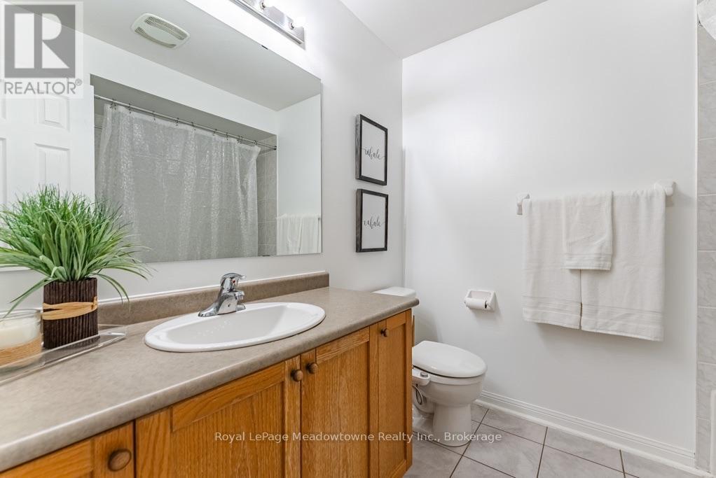 












166 PANTON TRAIL

,
Milton (DE Dempsey),




Ontario
L9T6K4

