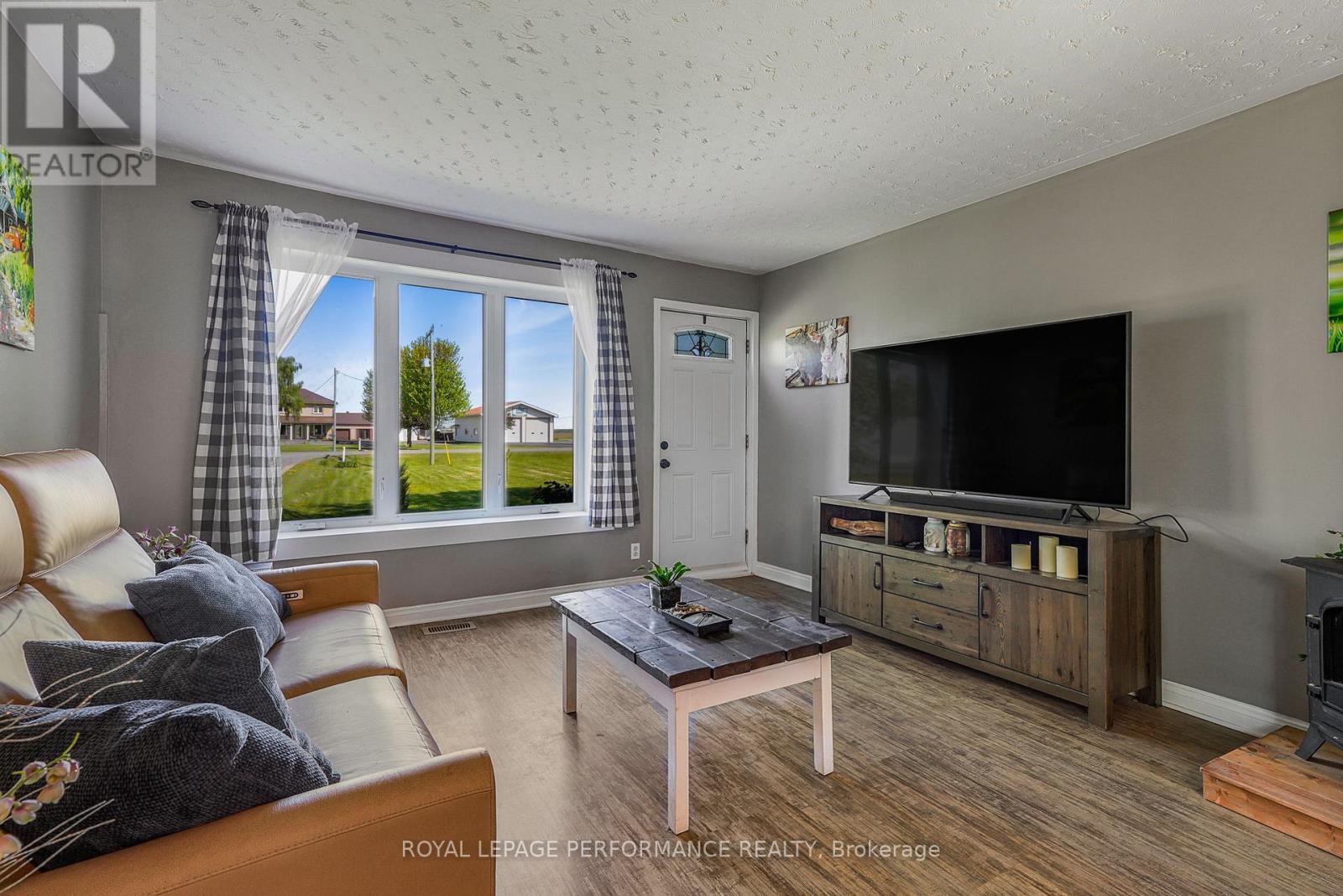 












1183 ROUTE 900 EAST E

,
The Nation,




Ontario
K0A3C0


