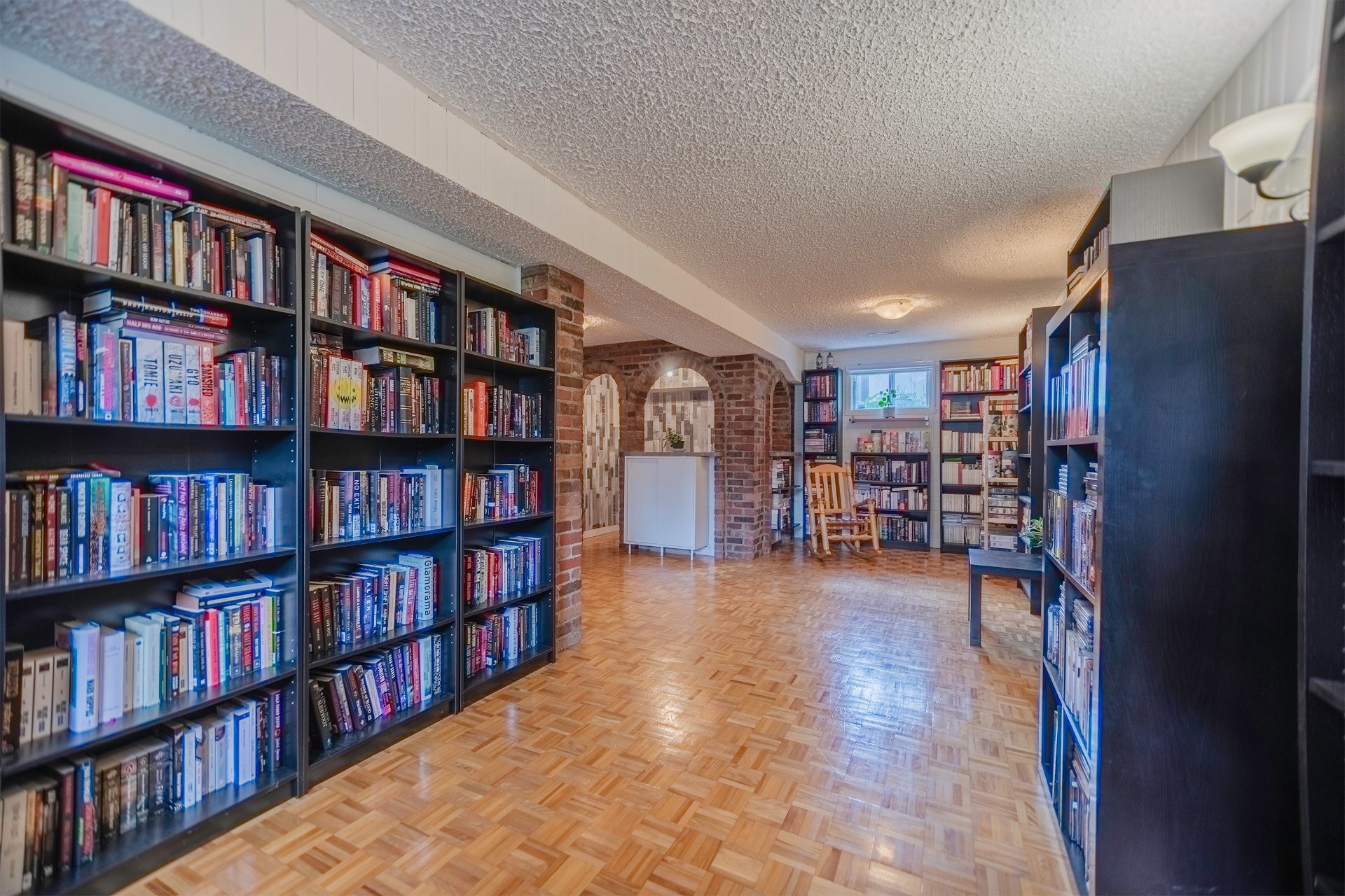 









4205


Boul. Gaétan-Boucher

,
Longueuil (Saint-Hubert),




QC
J3Y5W4

