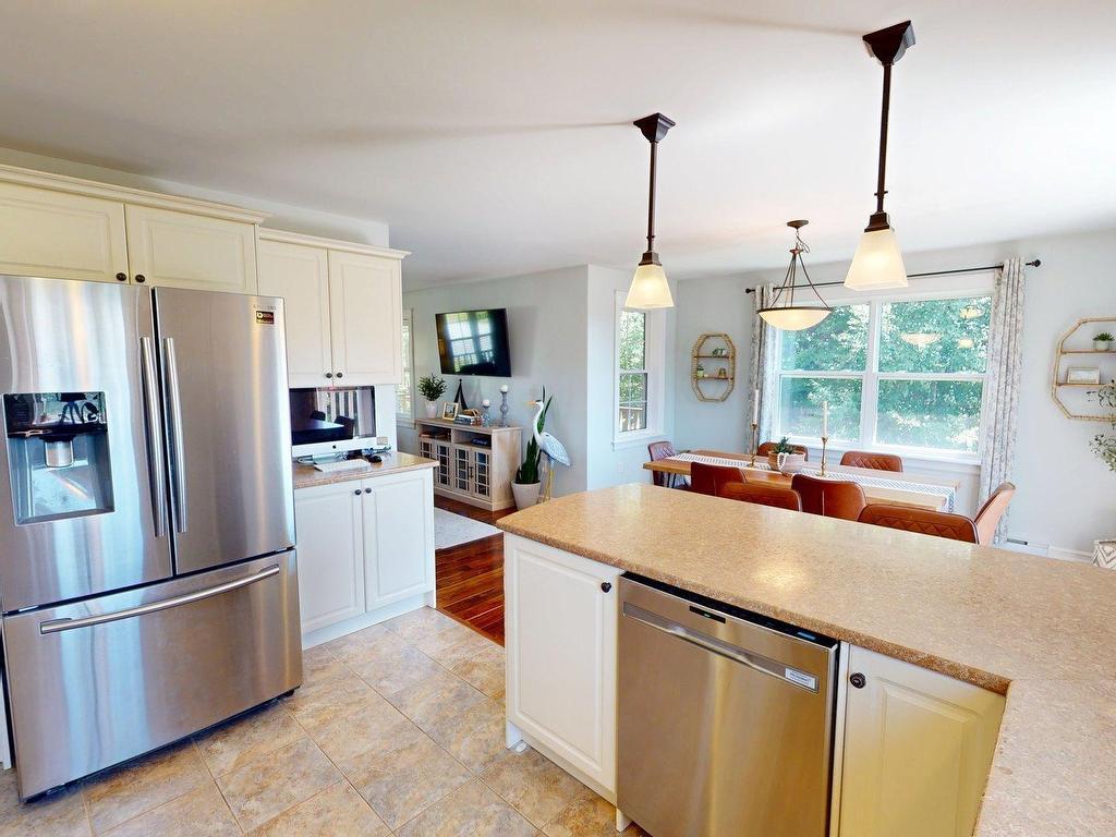












121 Greenough Drive

,
West Porters Lake,




NS
B3E 1L2


