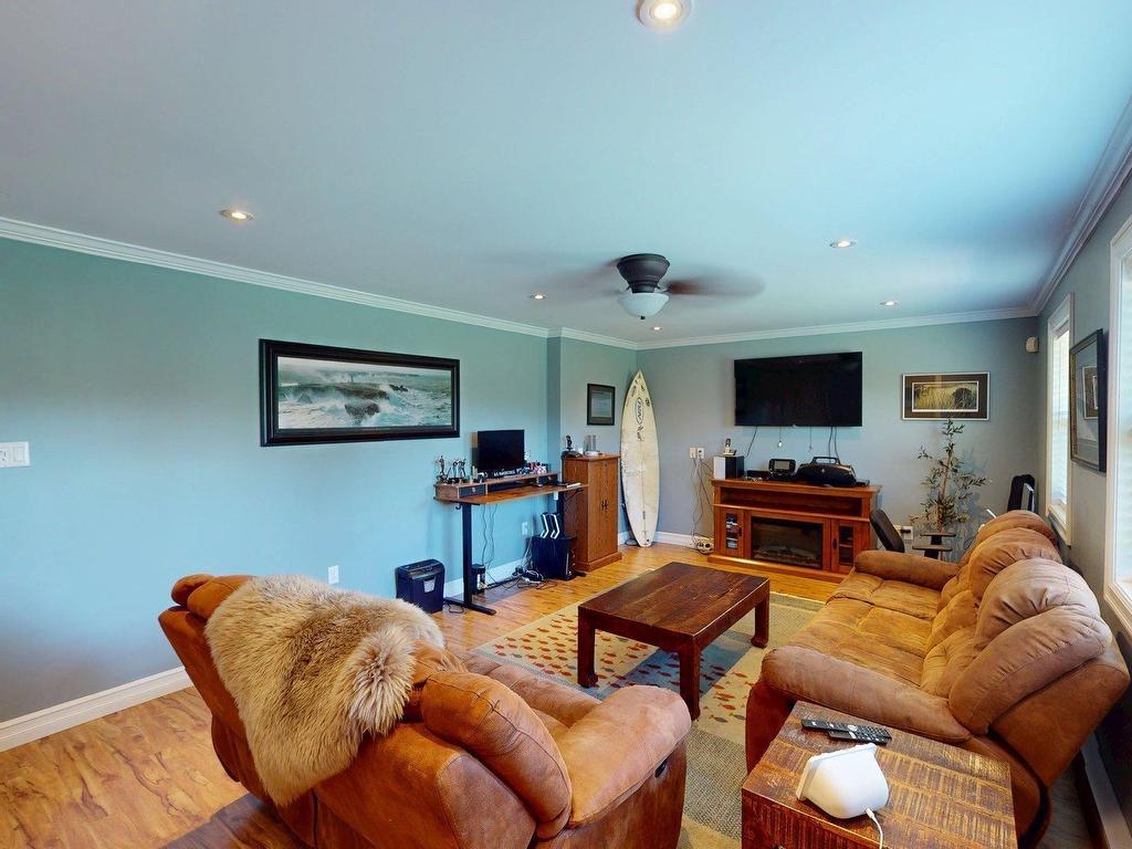 












121 Greenough Drive

,
West Porters Lake,




NS
B3E 1L2

