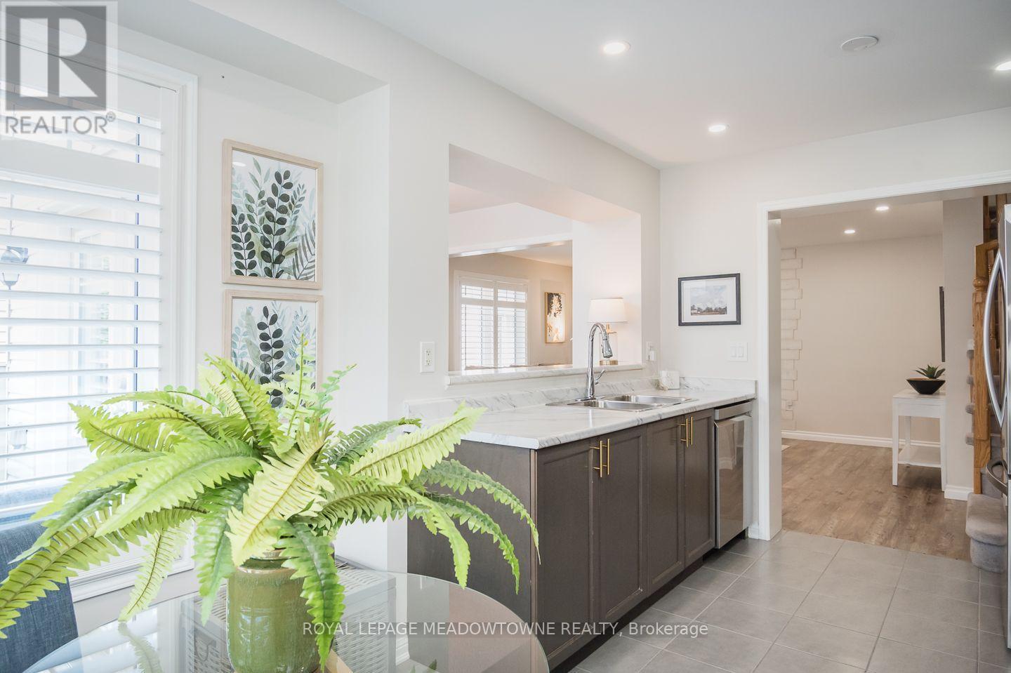 












104 - 6020 DERRY ROAD

,
Milton,




Ontario
L9T8J5

