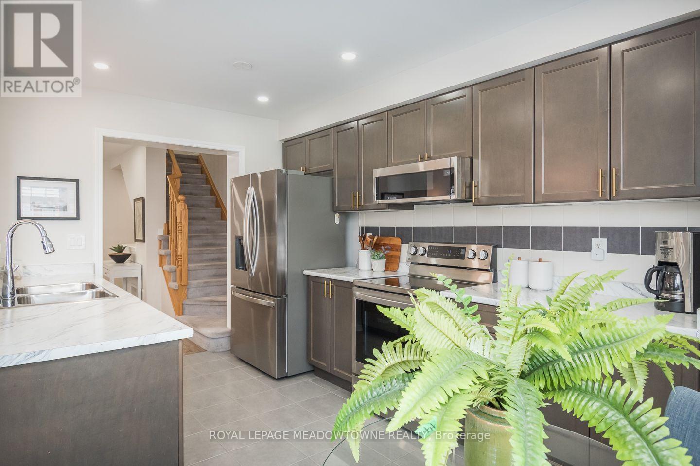 












104 - 6020 DERRY ROAD

,
Milton,




Ontario
L9T8J5

