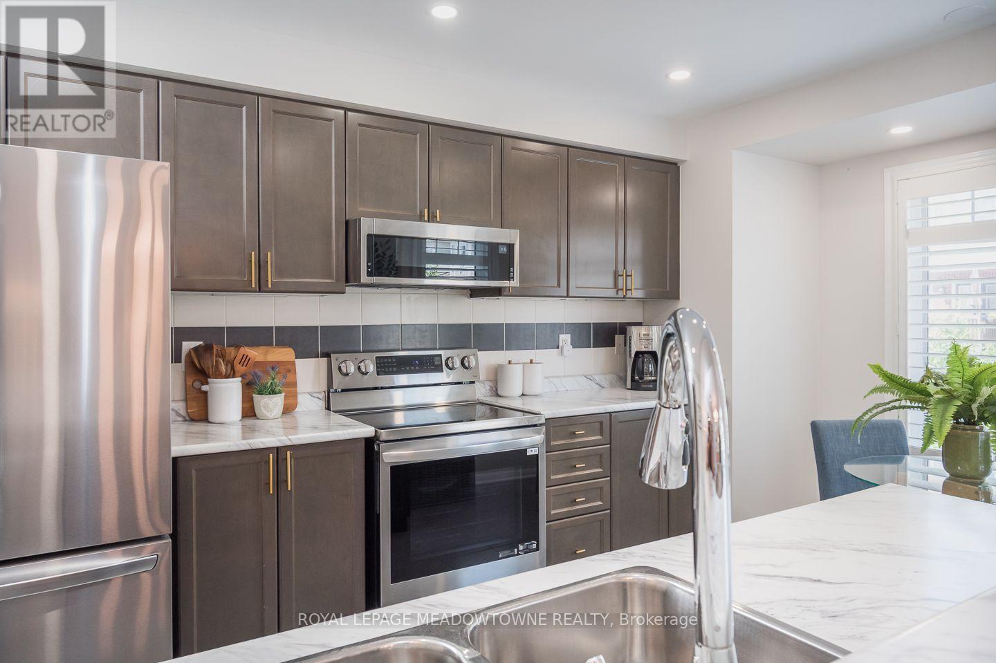 












104 - 6020 DERRY ROAD

,
Milton,




Ontario
L9T8J5

