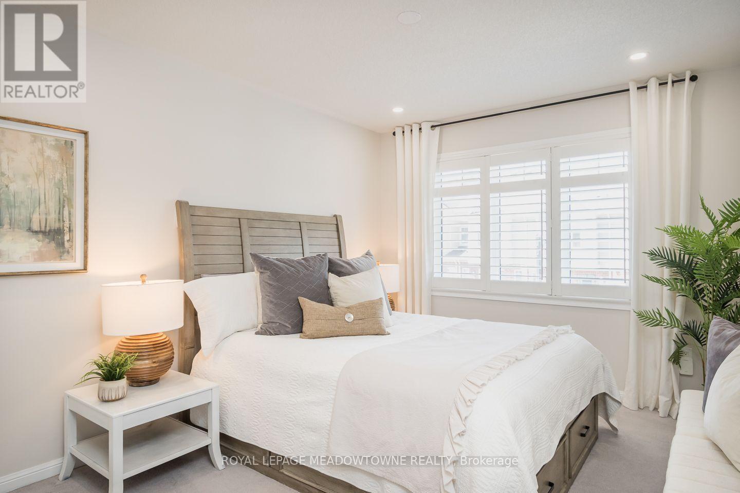 












104 - 6020 DERRY ROAD

,
Milton,




Ontario
L9T8J5

