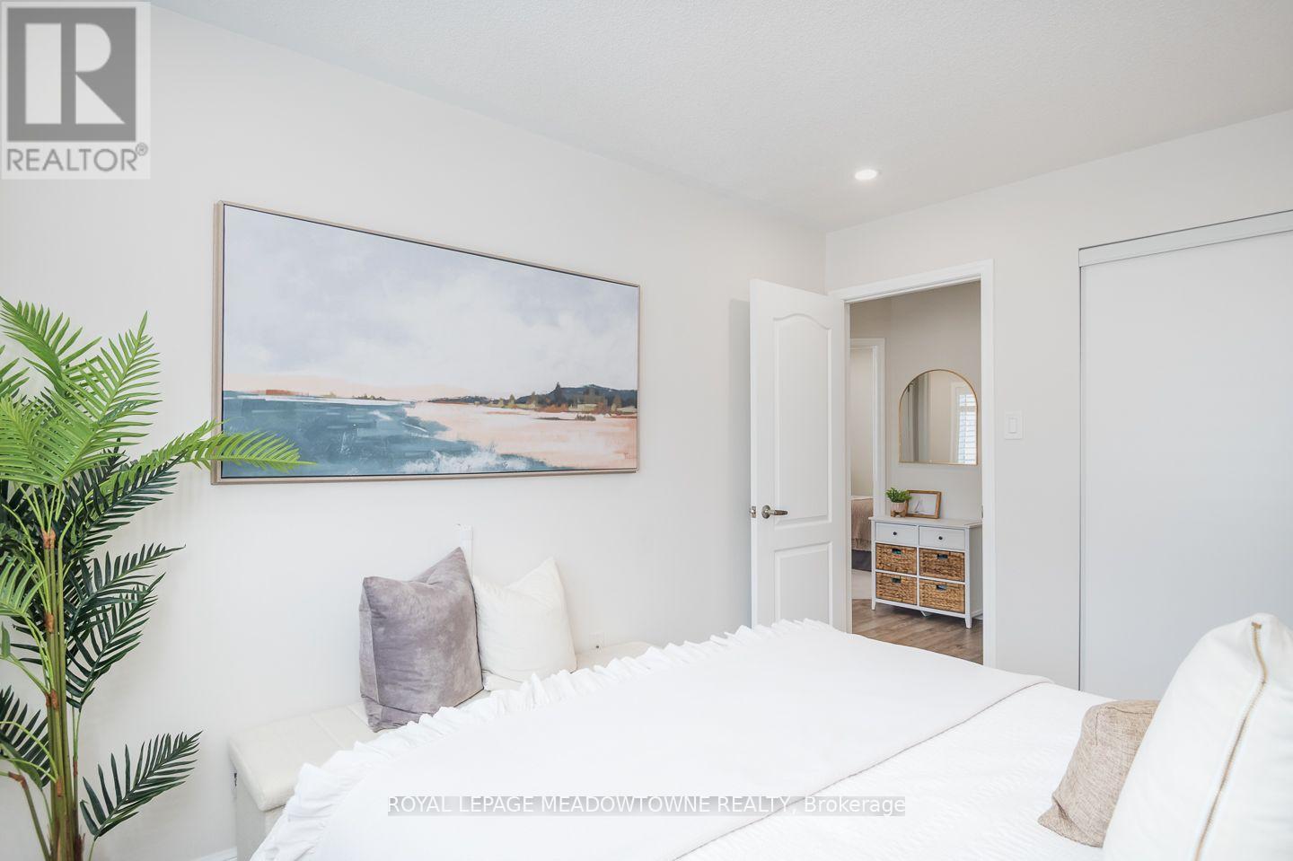 












104 - 6020 DERRY ROAD

,
Milton,




Ontario
L9T8J5

